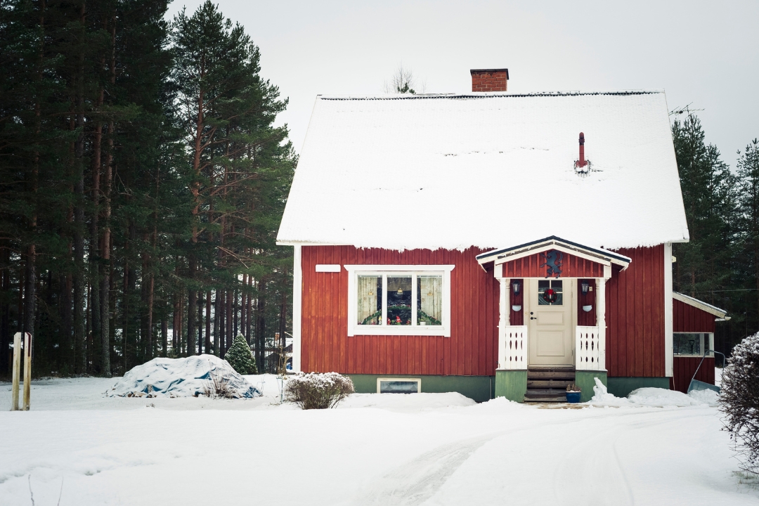 puertas-ventanas-invierno Una vivienda en invierno.